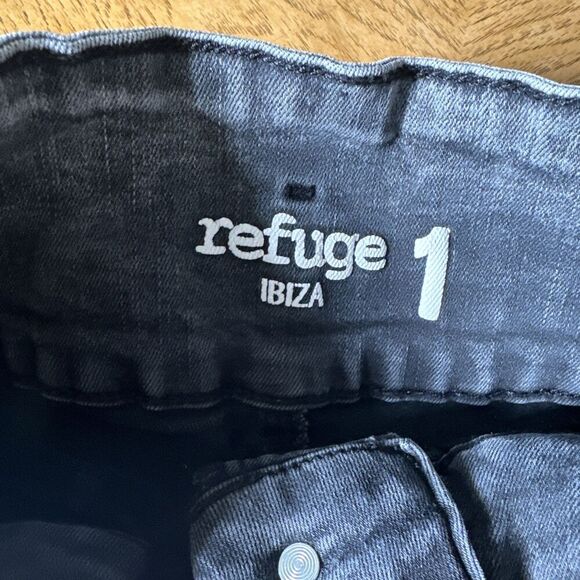 Refuge 1 IBIZA 3 button denim Jean shorts girls/teens size XS/CS - Picture 4 of 7
